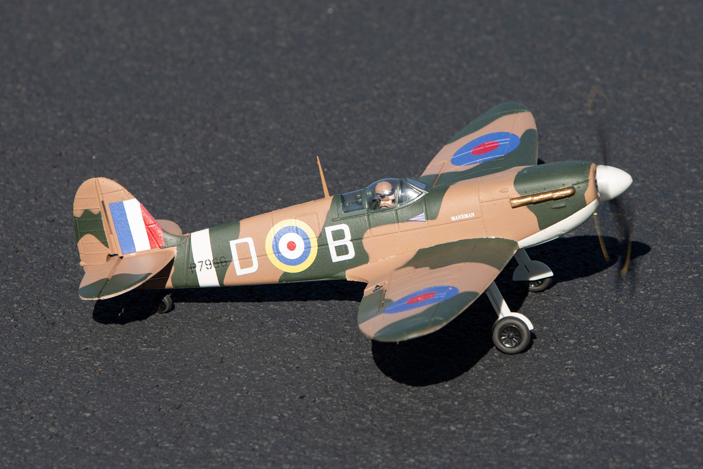 A1607 - RAF Spitfire BL 500mm RFRT (Ready-for-Rage-Transmitter) Warbird with PASS System